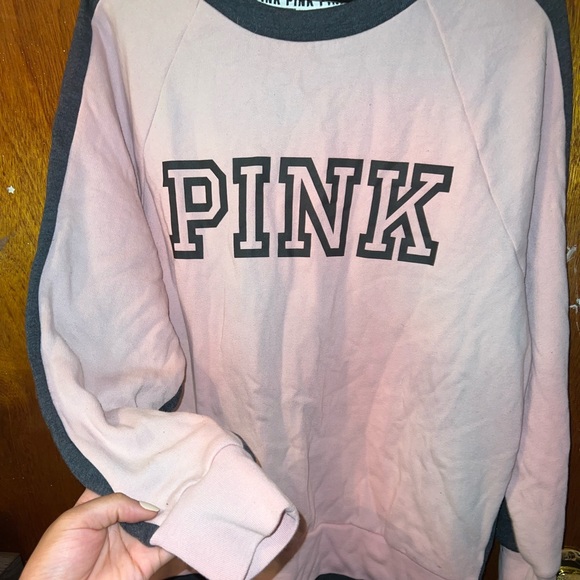 Two Toned Crewneck - Picture 2 of 4